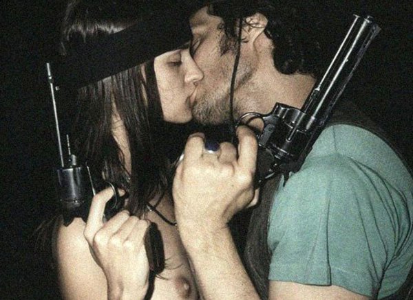 Бандит и девушка