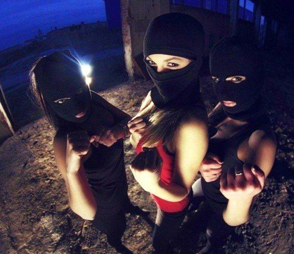 Бандит и девушка