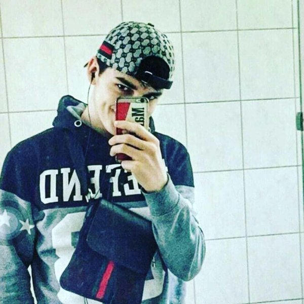 Бандит и девушка