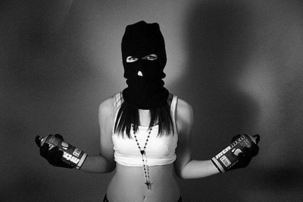 Бандит и девушка