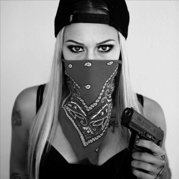 Бандит и девушка