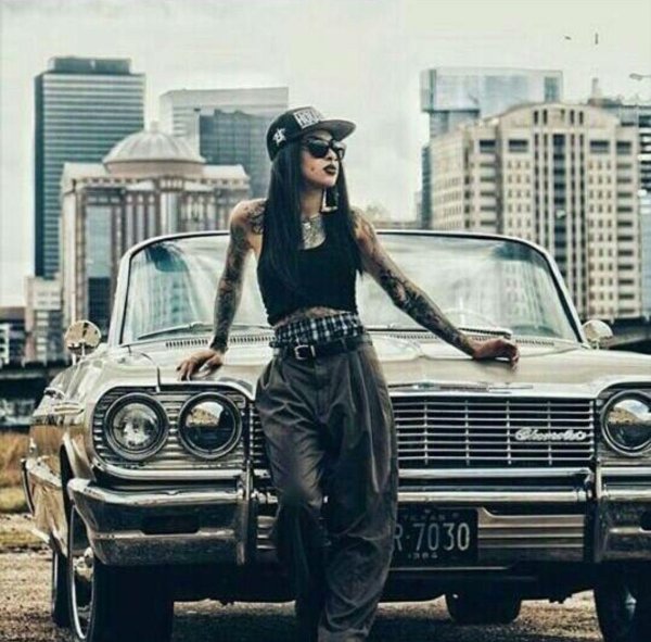 Бандит и девушка