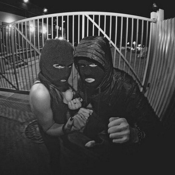 Бандит и девушка