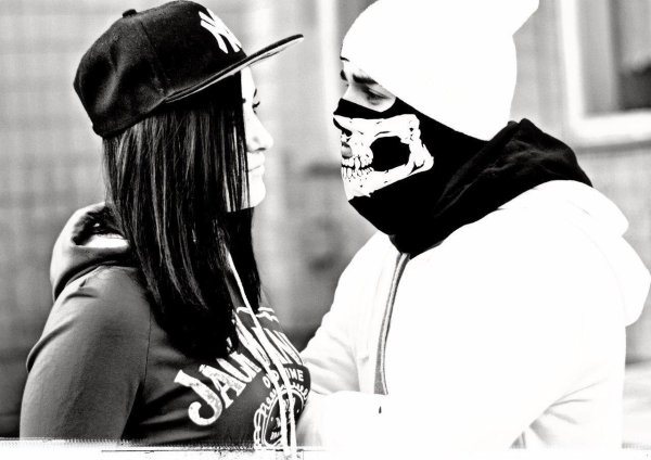 Бандит и девушка