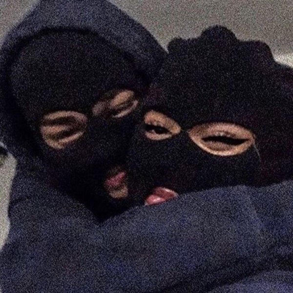 Бандит и девушка