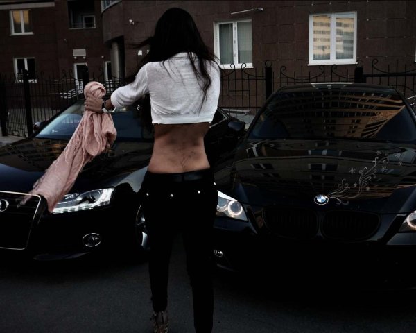 Бандит и девушка