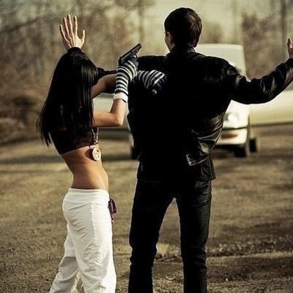 Бандит и девушка