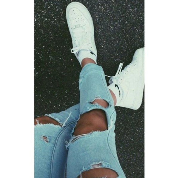 Кроссовок на девушках