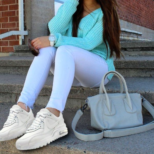 Кроссовок на девушках