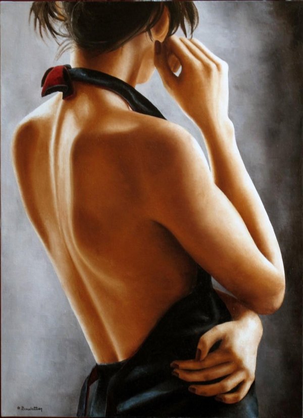 Девушка сидящая спиной