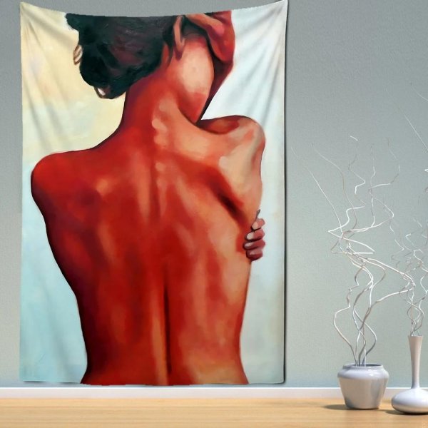 Девушка сидящая спиной