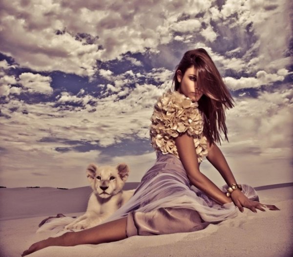 Девушка и пустыня