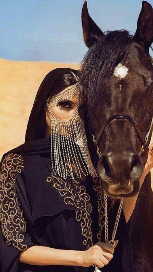 Девушка и пустыня