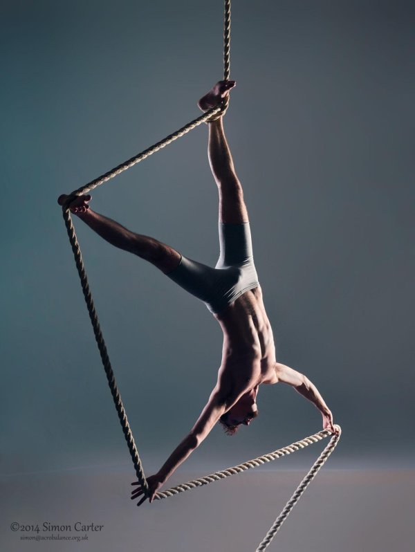 Девушка на канате