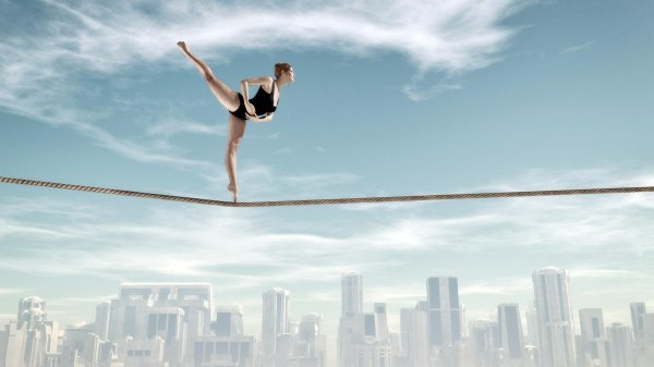 Девушка на канате