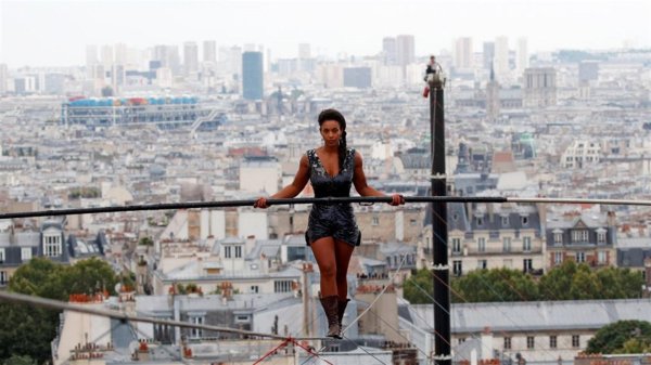 Девушка на канате