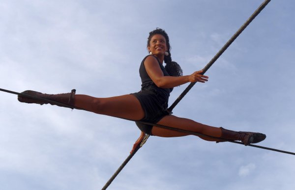 Девушка на канате