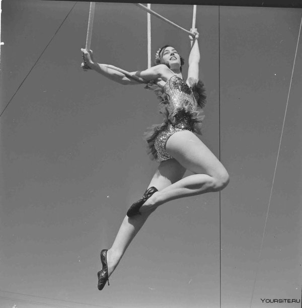 Девушка на канате