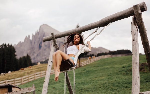 Девушка на канате