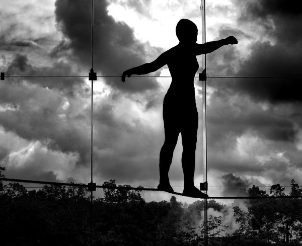 Девушка на канате