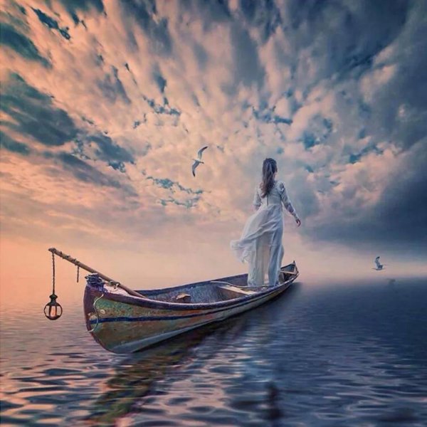 Девушка на корабле