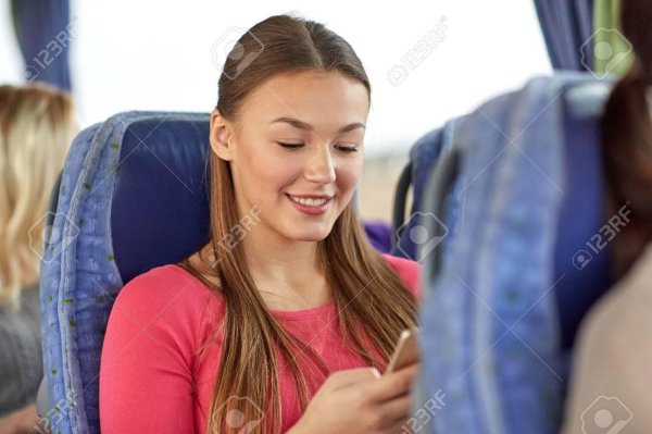 Девушка и автобус