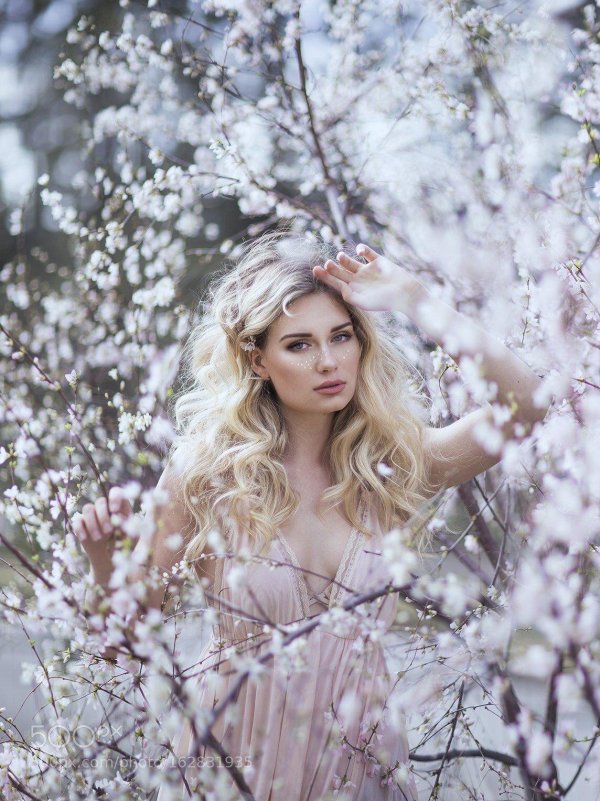 О весне и девушках