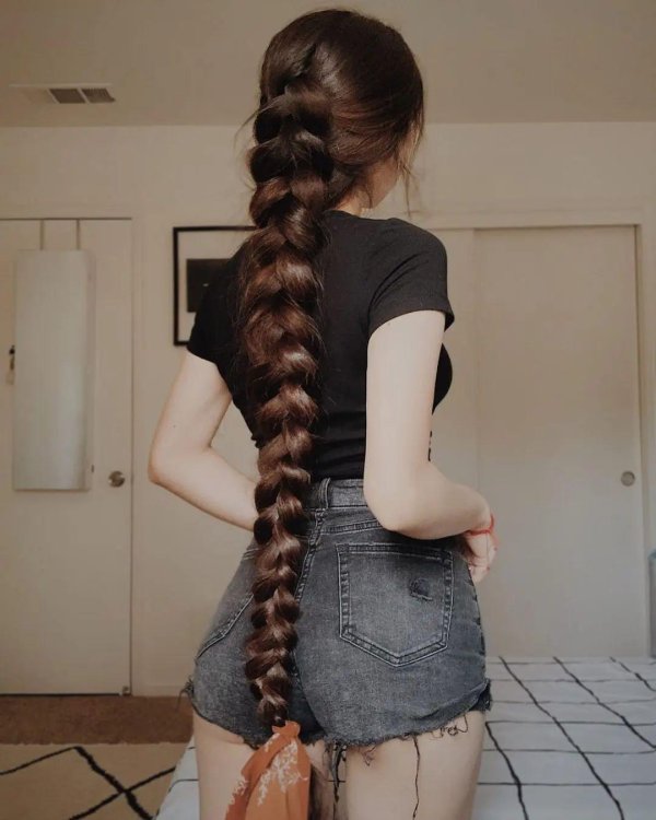 С девушками с длинными