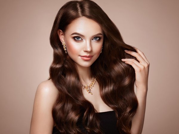 С девушками с длинными