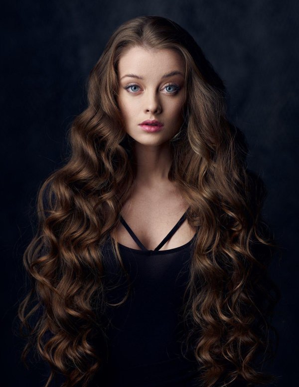 С девушками с длинными