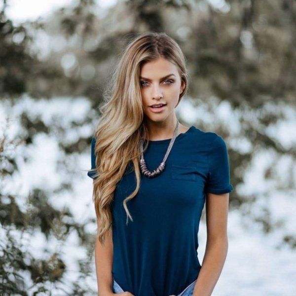 С девушками 20 лет