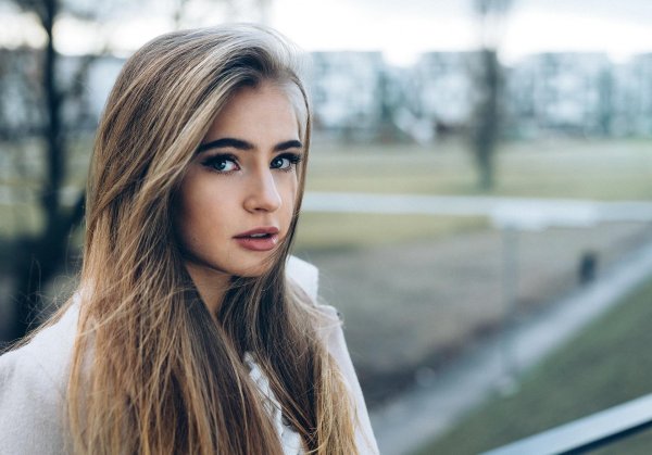 С девушками 20 лет