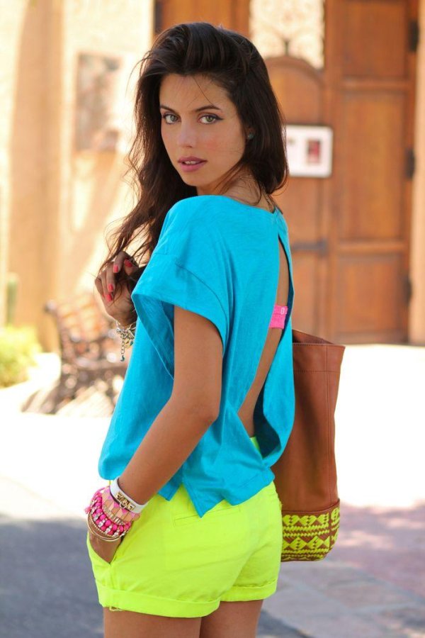 Девушка и одежда одежды