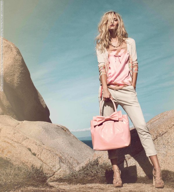 Девушка и одежда одежды