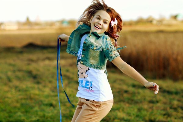 С девушками и детьми