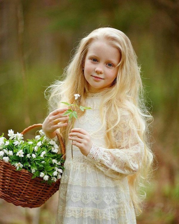 С девушками и детьми