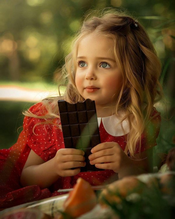 С девушками и детьми