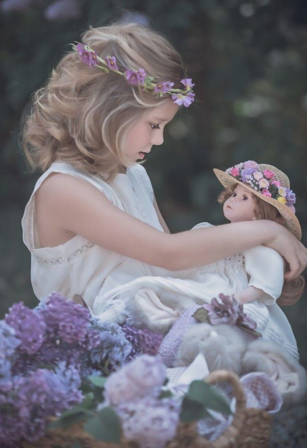 С девушками и детьми