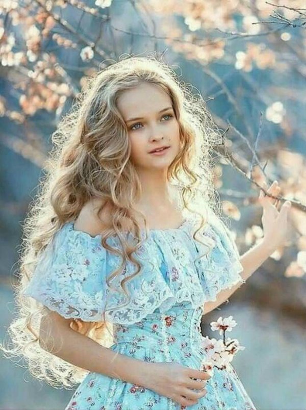 С девушками и детьми