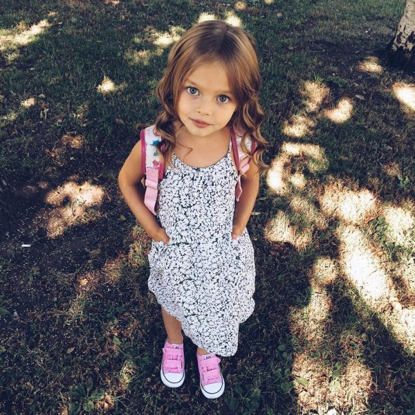 С девушками и детьми