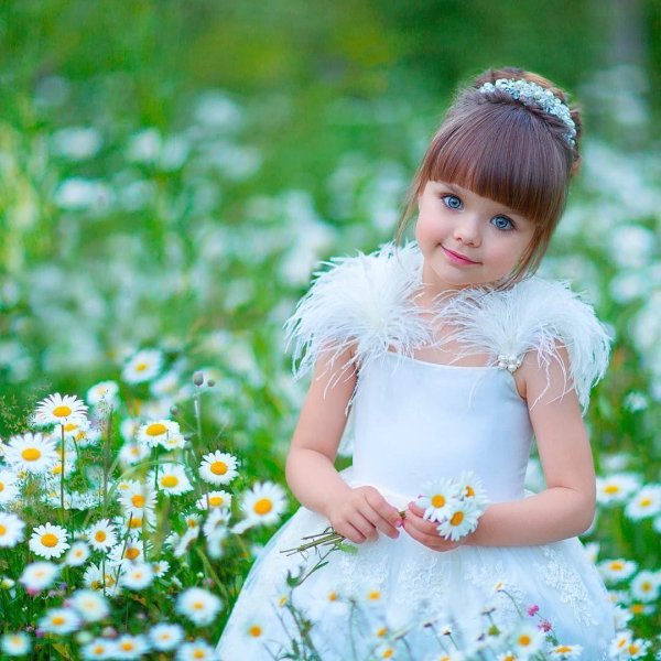 С девушками и детьми