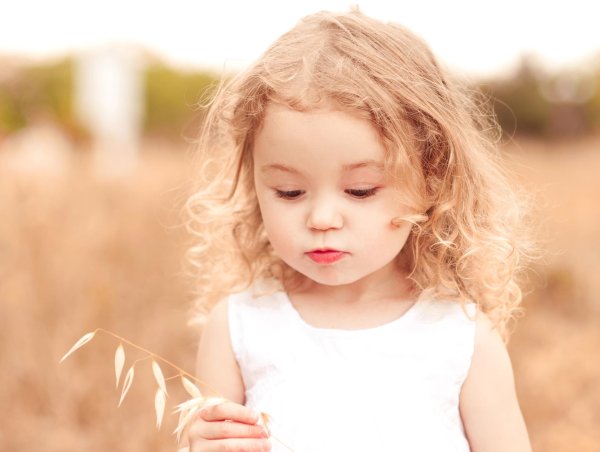 С девушками и детьми