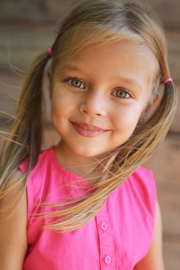 С девушками и детьми