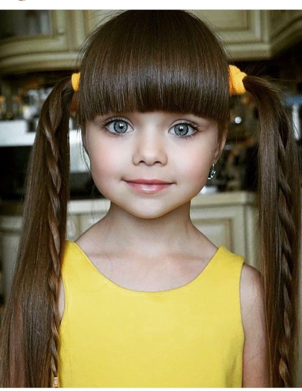 С девушками и детьми