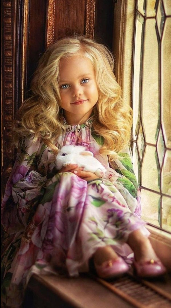 С девушками и детьми