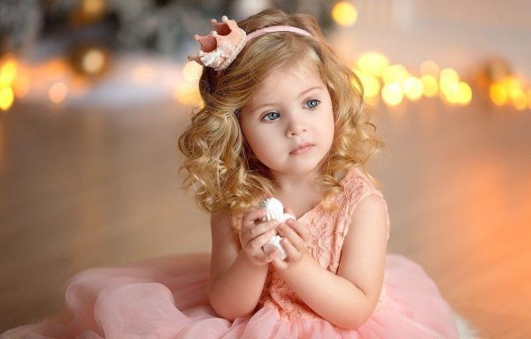 С девушками и детьми