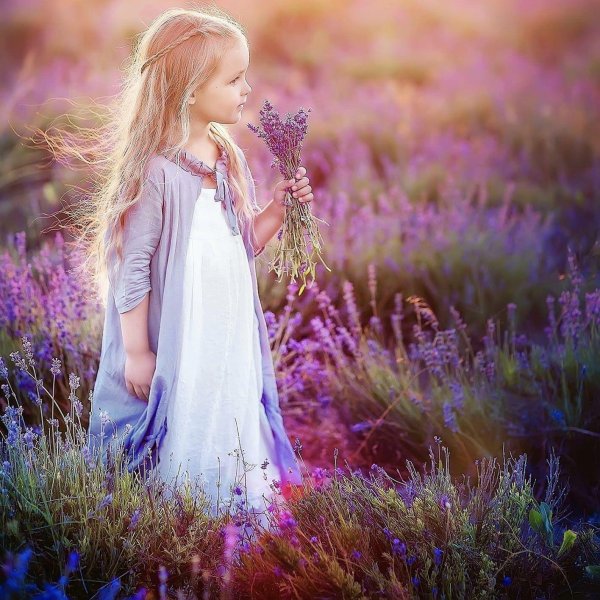 С девушками и детьми