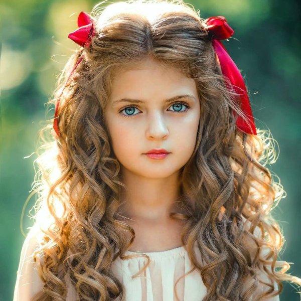 С девушками и детьми