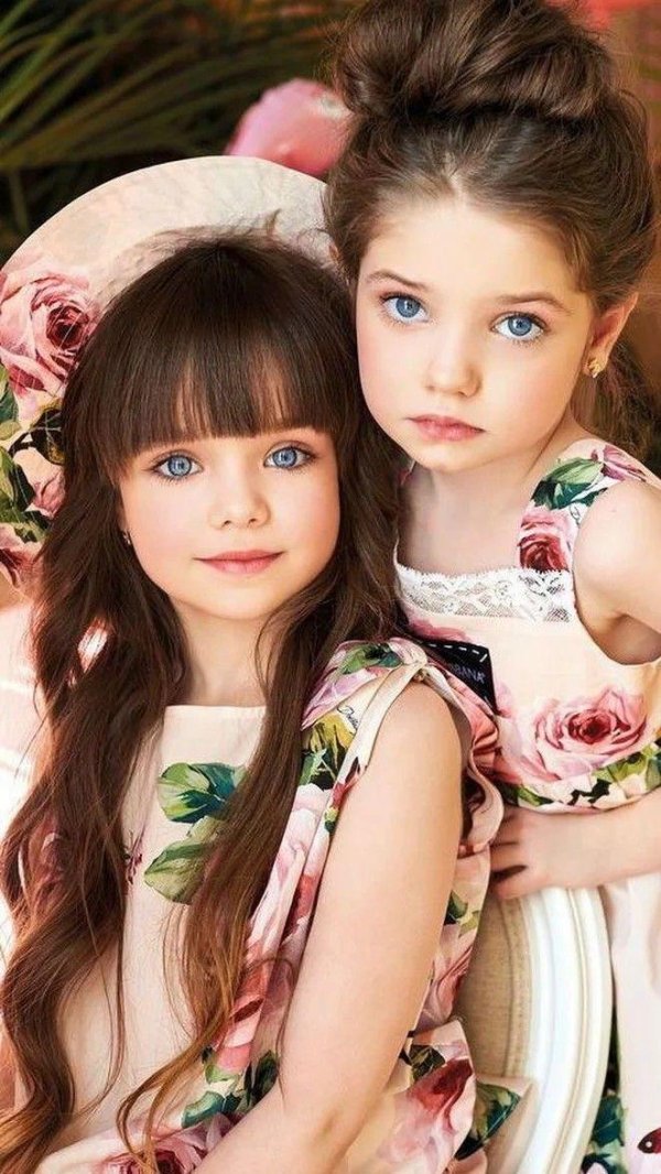 С девушками и детьми