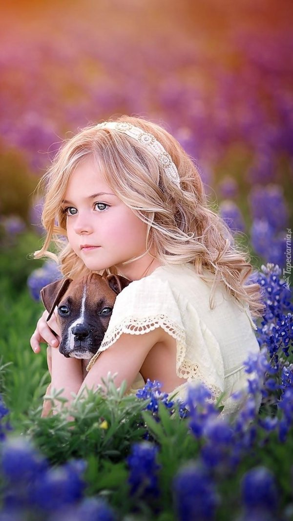 С девушками и детьми